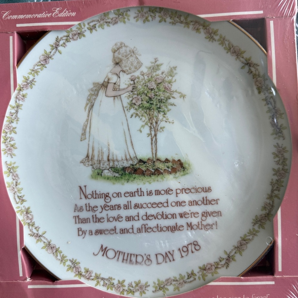 American greetings Mother’s Day 1978 commemorative edition Holly Hobbir